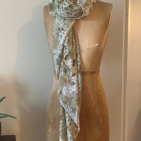 Vintage Scarf in 100% Georgette white, ivory and brown - in Hawk and Feathers - Picture 4 of 10